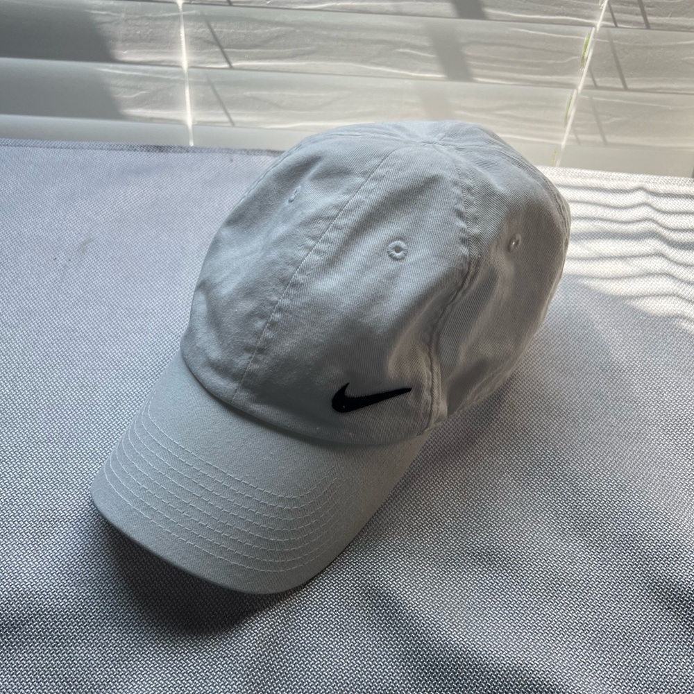 NIKE Women’s Hat